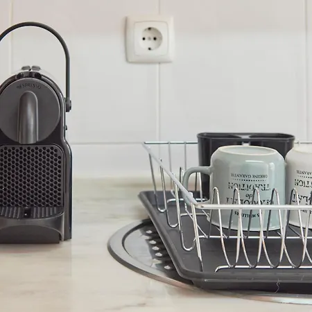 Historic Alfama Delight, By Timecooler Apartman Lisboa